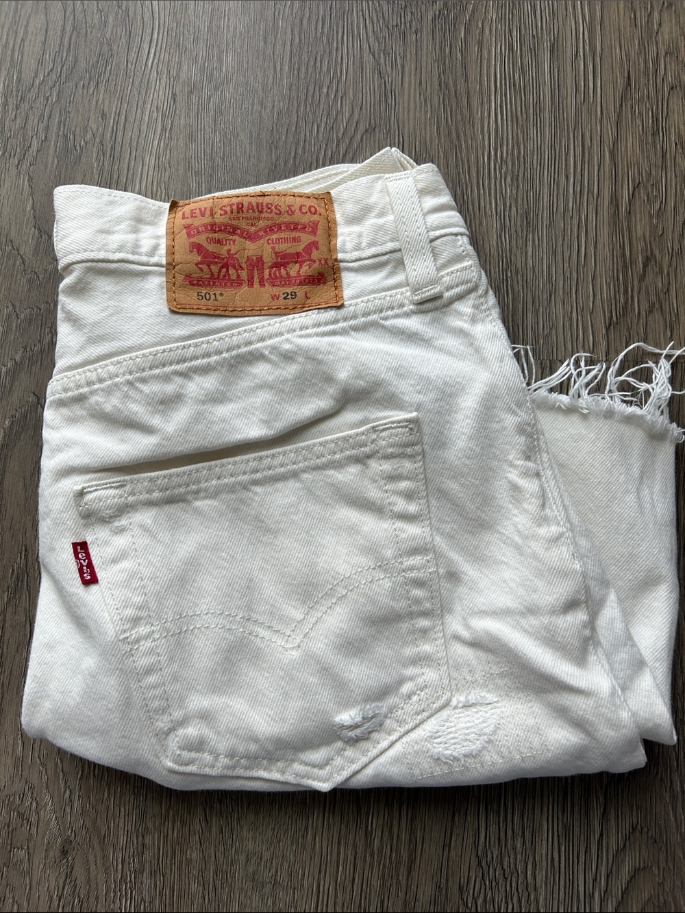 levi’s 501 ripped jean shorts, men’s size 29 !!